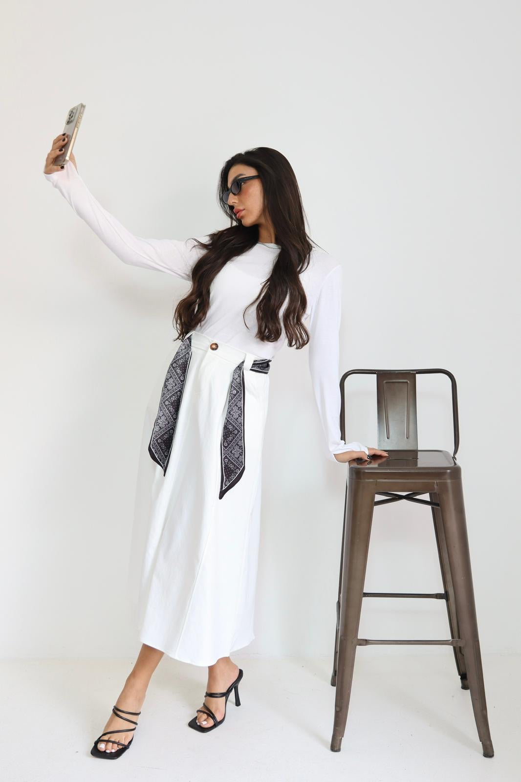 חצאית עם חגורת בנדנה