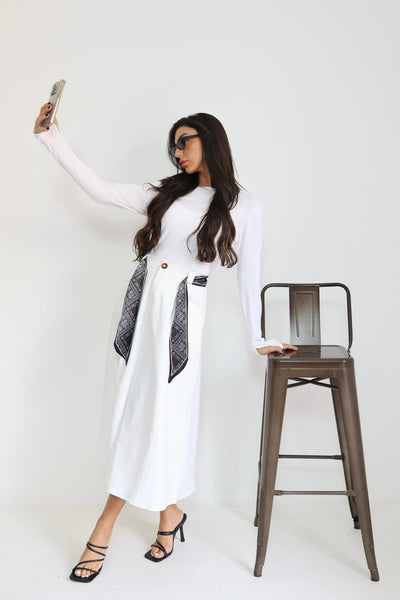 חצאית עם חגורת בנדנה