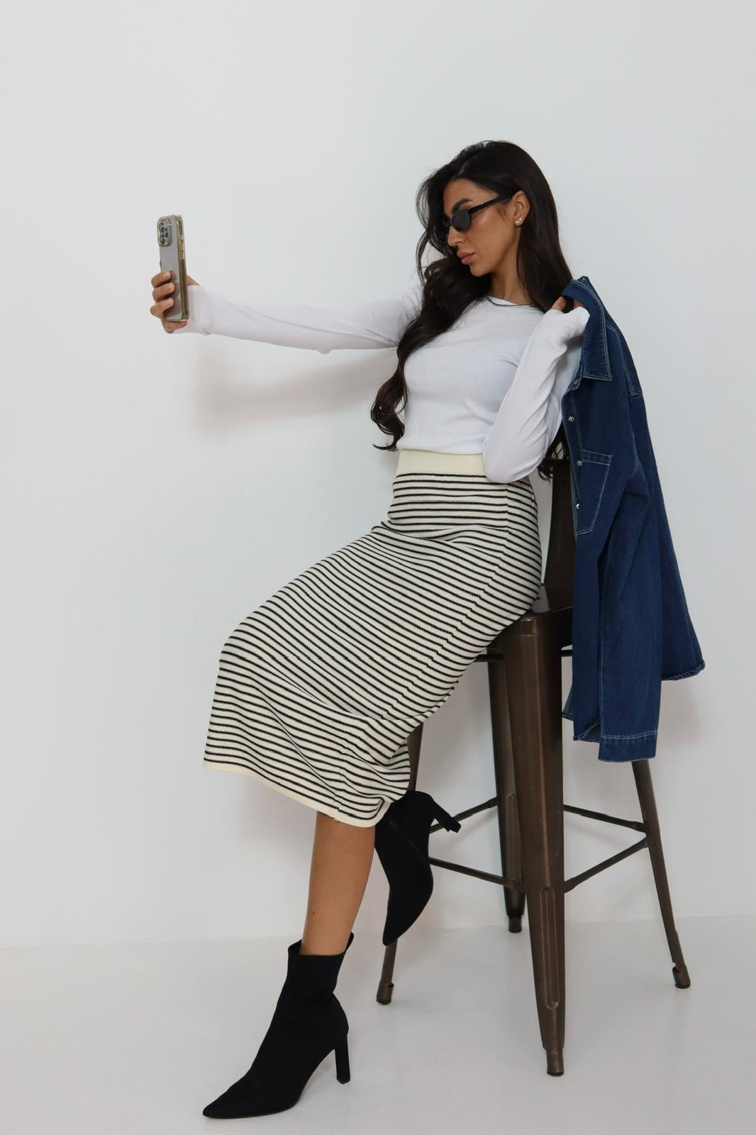 חצאית פסים סריג מידי