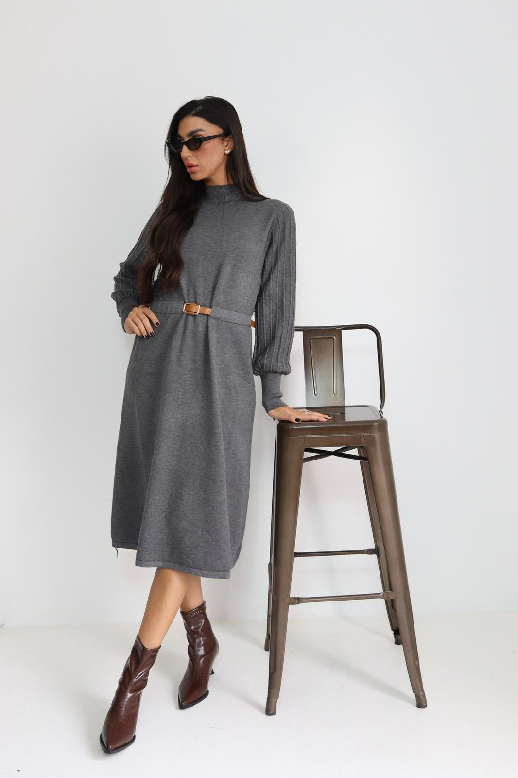 שמלה סריג עם חגורה