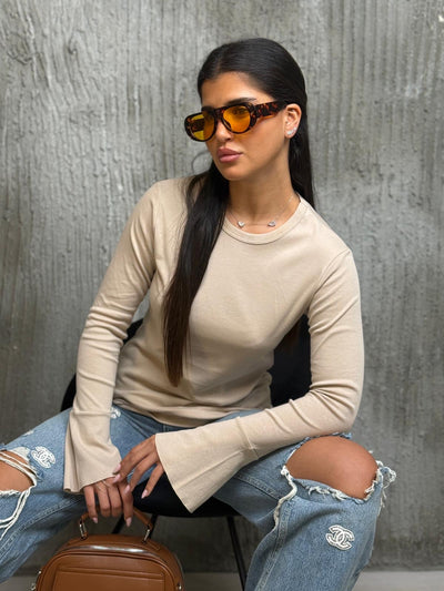 חולצה פתח נפתח בשרוול