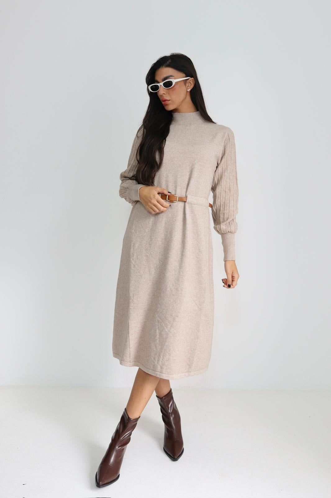 שמלה סריג עם חגורה