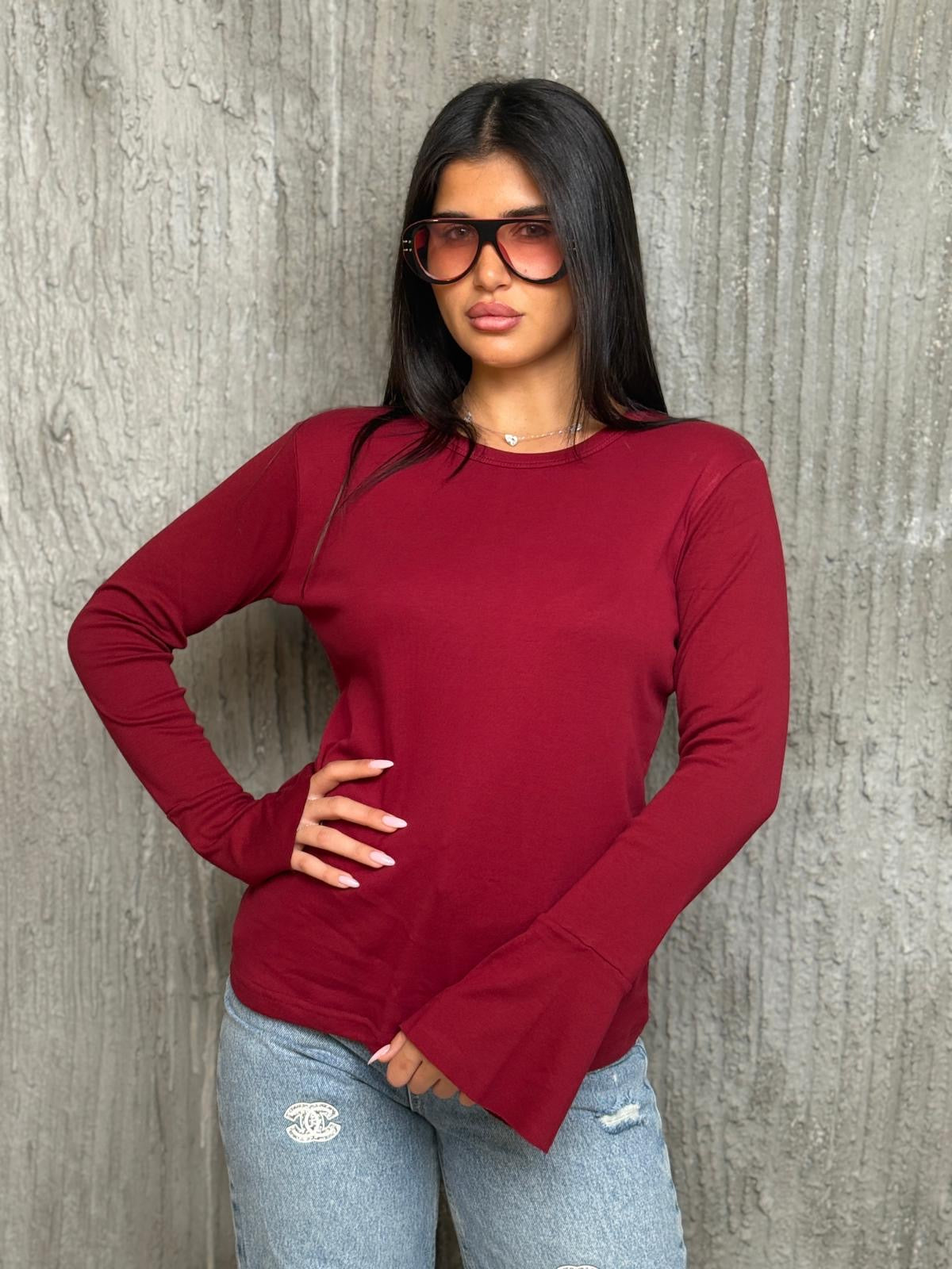 חולצה פתח נפתח בשרוול