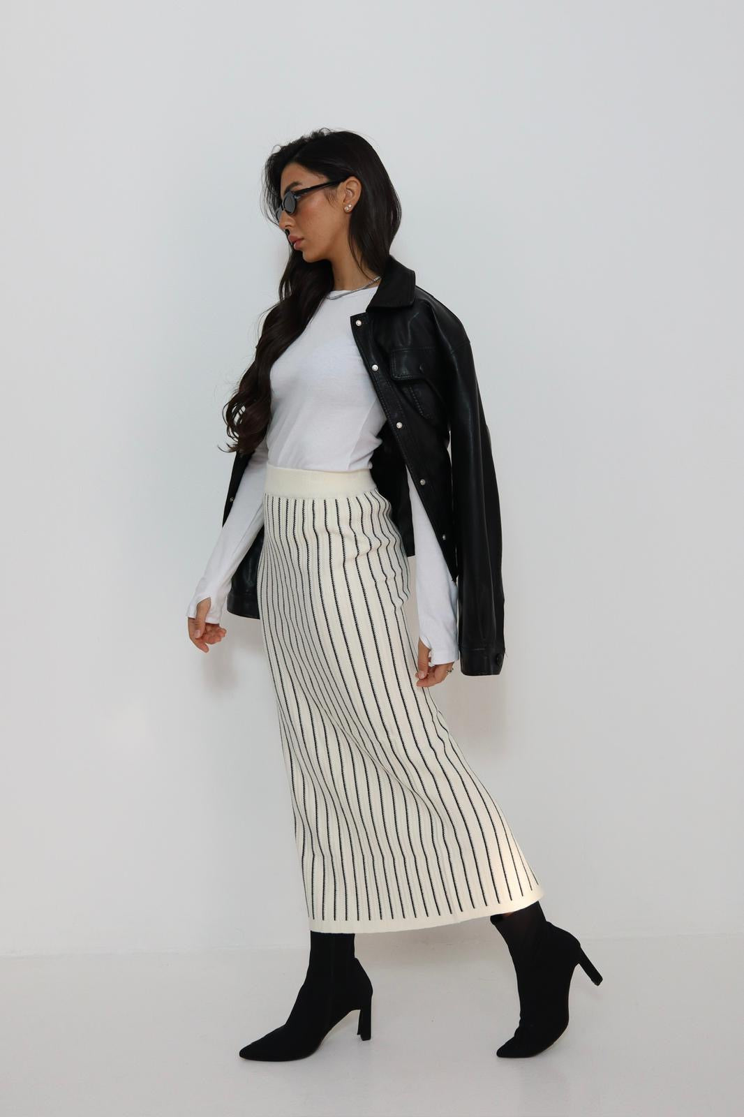 חצאית פסים סריג מקסי