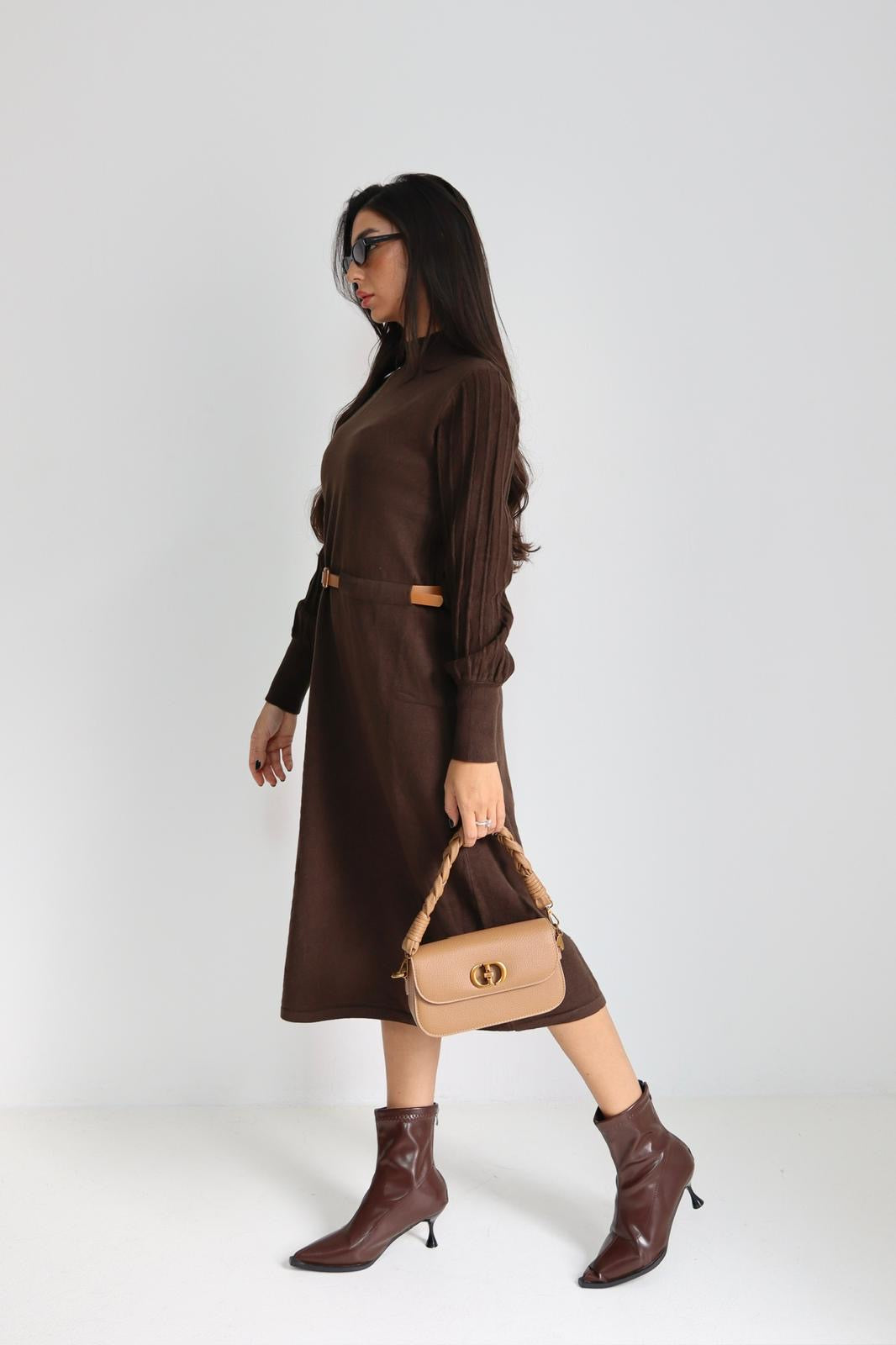 שמלה סריג עם חגורה