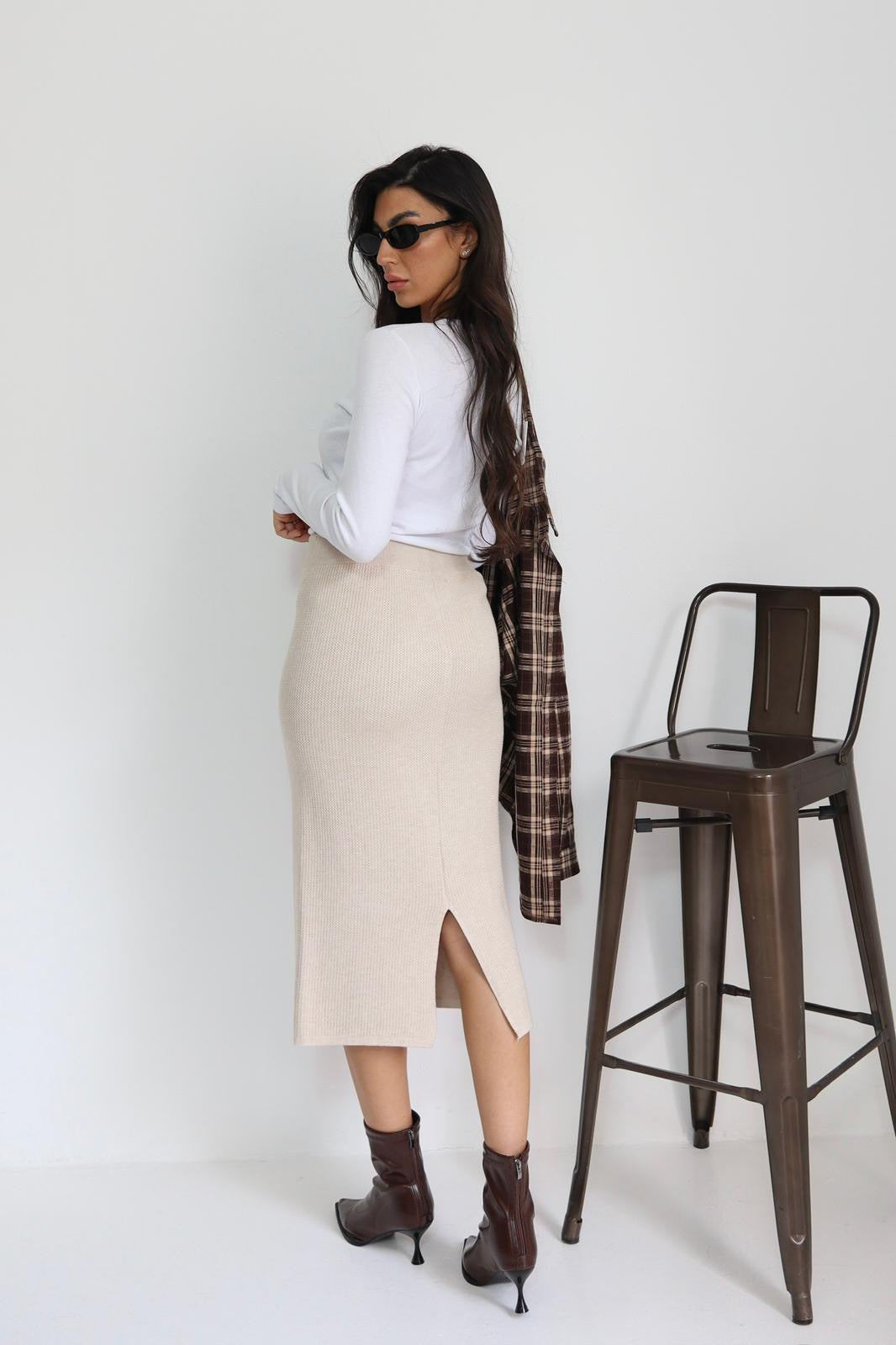 חצאית מידי סריג שרוך