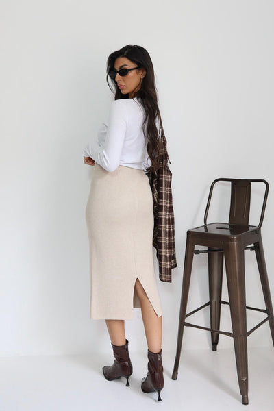 חצאית מידי סריג שרוך