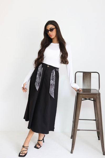 חצאית עם חגורת בנדנה