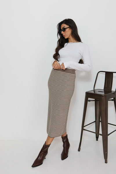 חצאית פסים סריג מידי