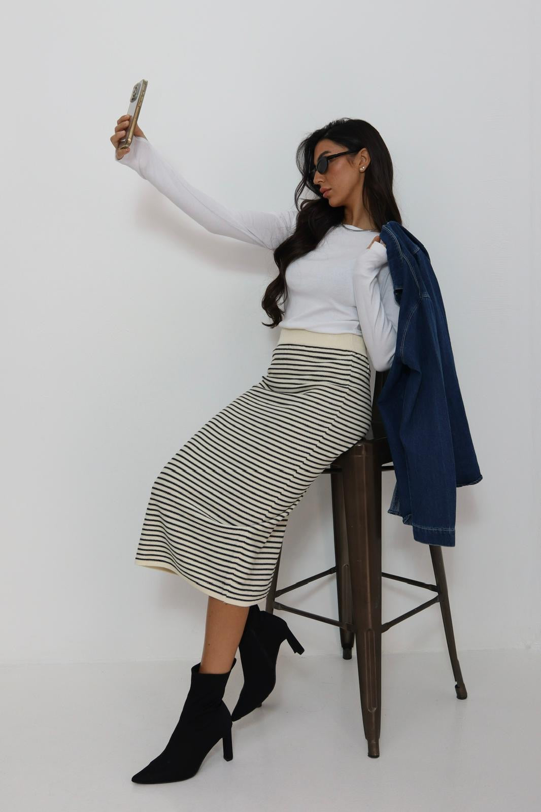 חצאית פסים סריג מידי