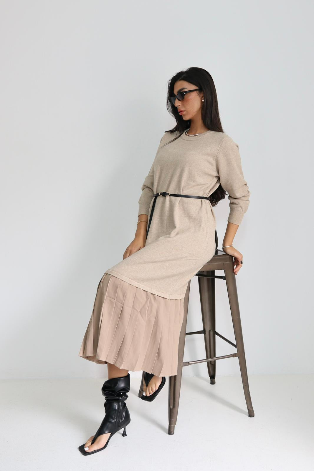 שמלה  סריג עם מלמלה למטה