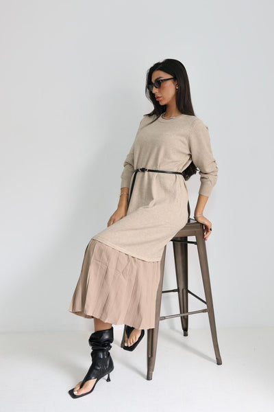 שמלה  סריג עם מלמלה למטה