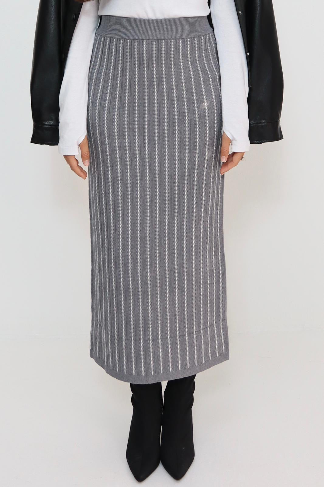 חצאית פסים סריג מקסי