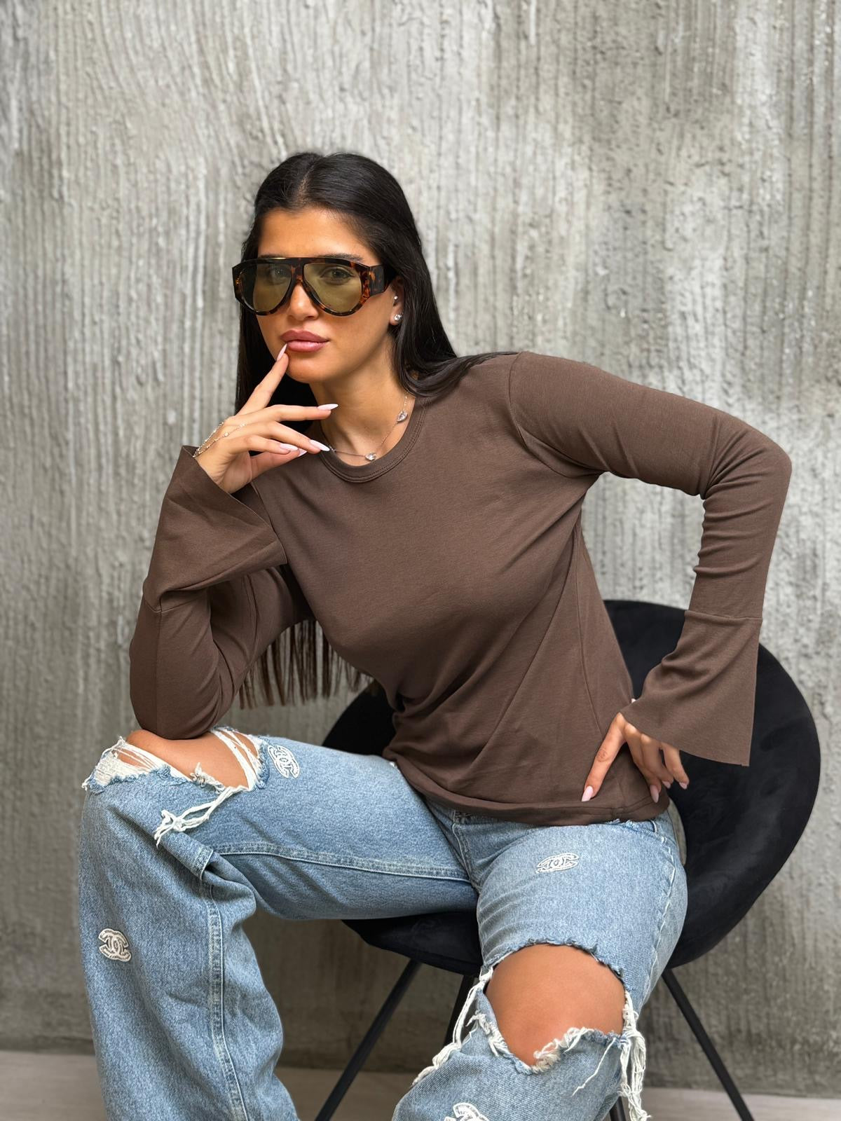 חולצה פתח נפתח בשרוול