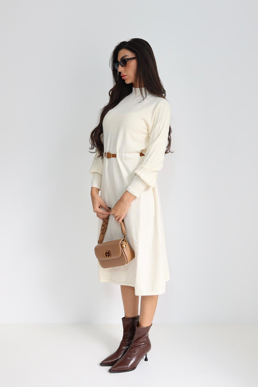 שמלה סריג עם חגורה