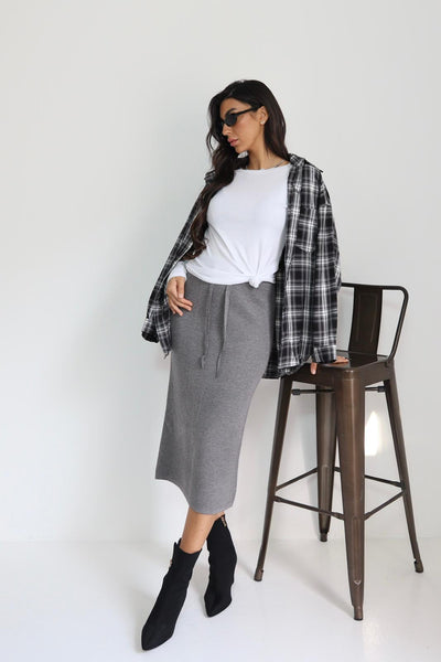 חצאית מידי סריג שרוך