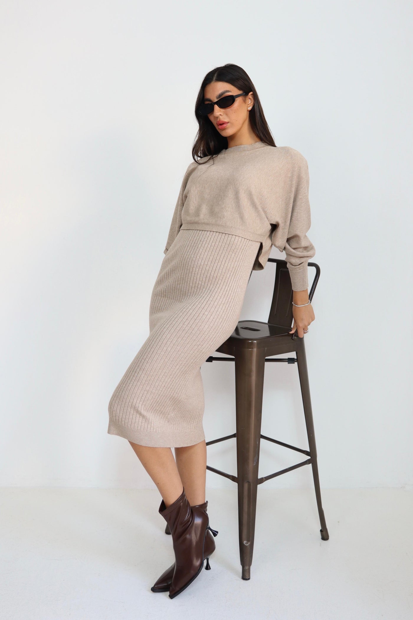 סט שמלה גופיה + חולצה קצרה בד סריג