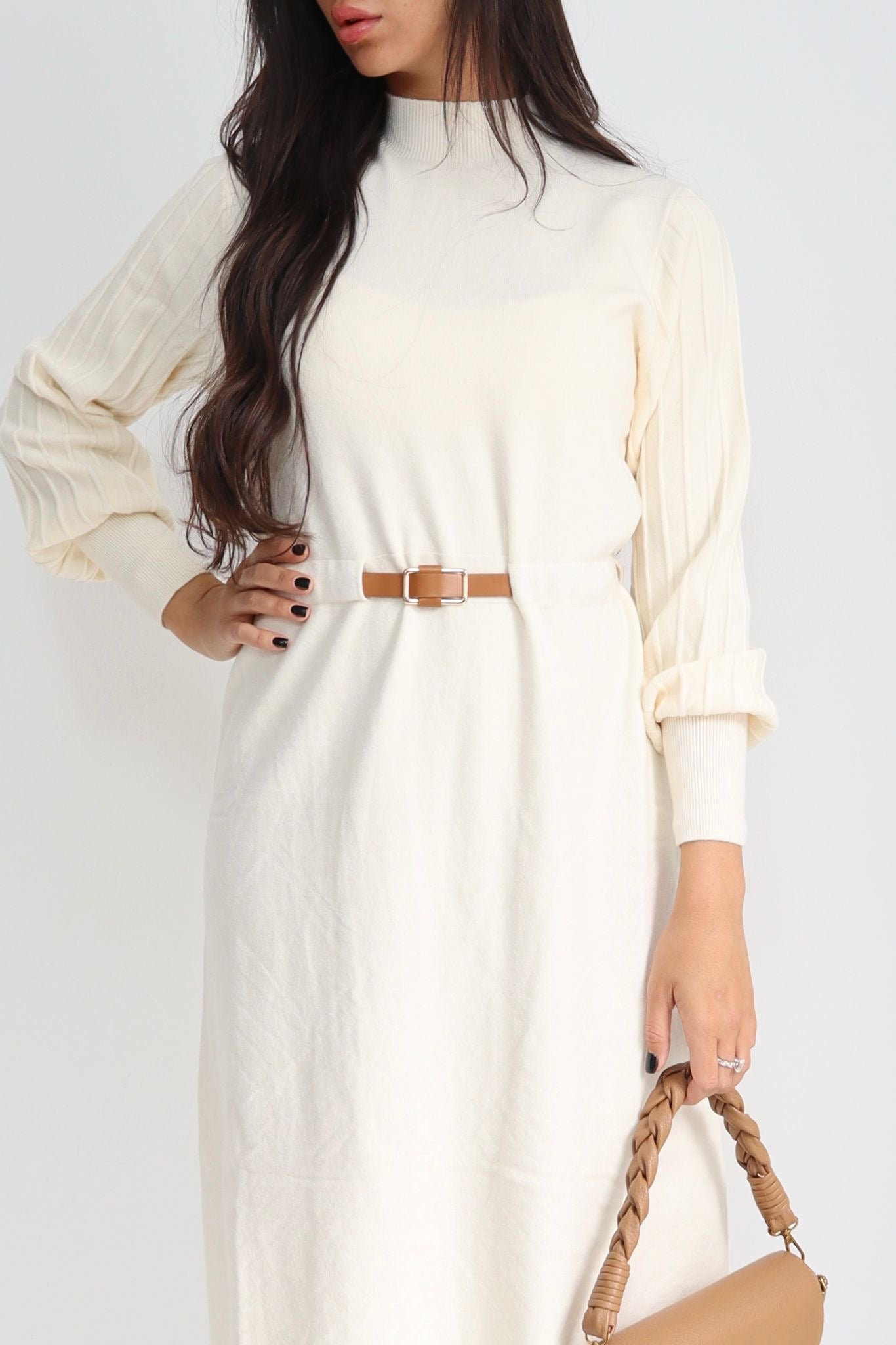 שמלה סריג עם חגורה