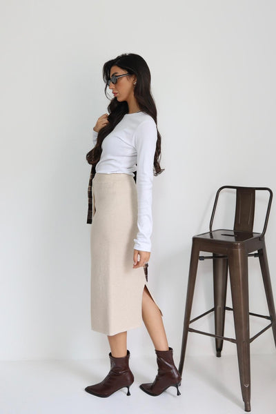 חצאית מידי סריג שרוך