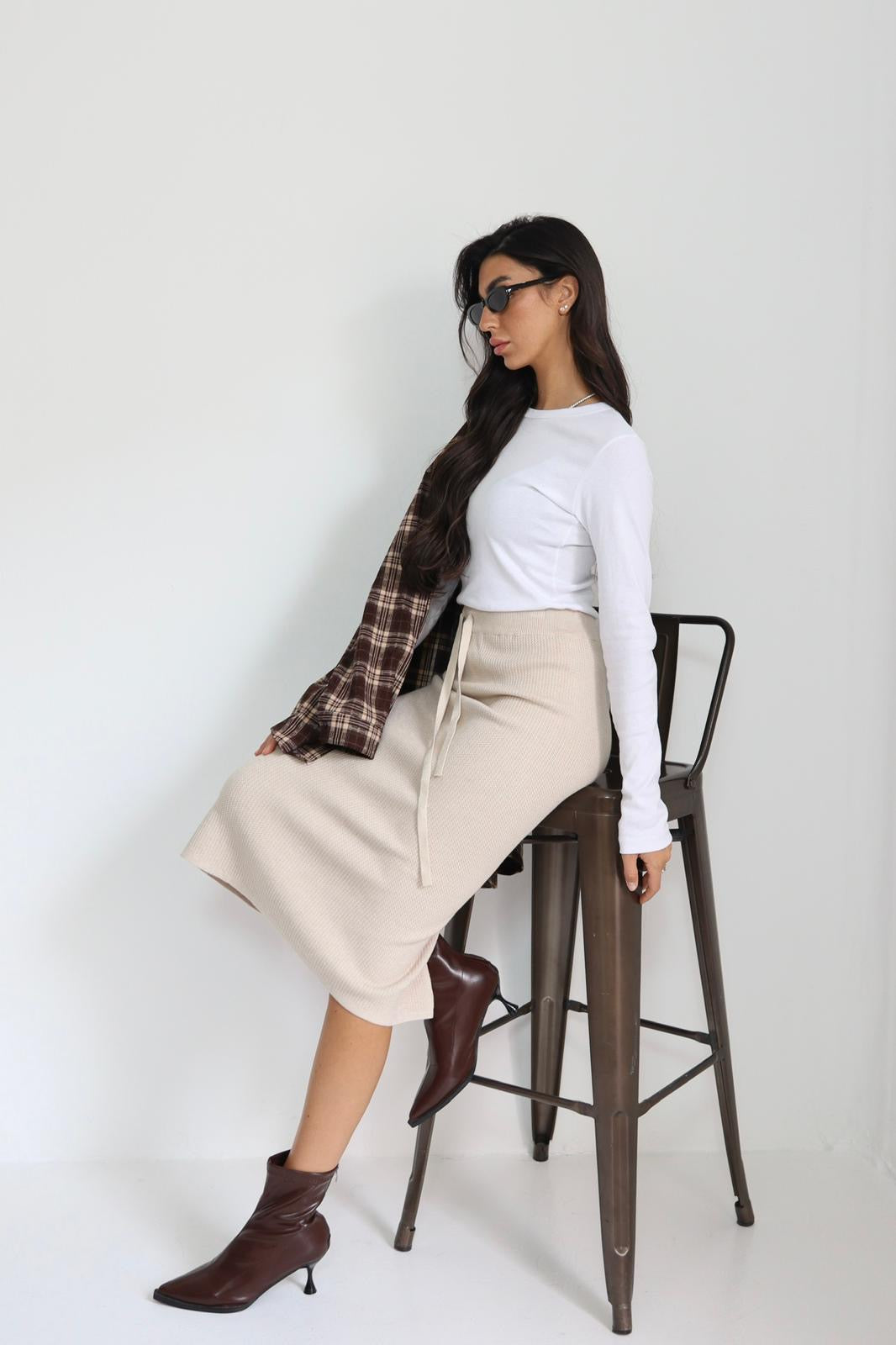 חצאית מידי סריג שרוך