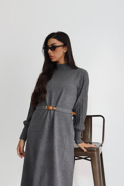 שמלה סריג עם חגורה