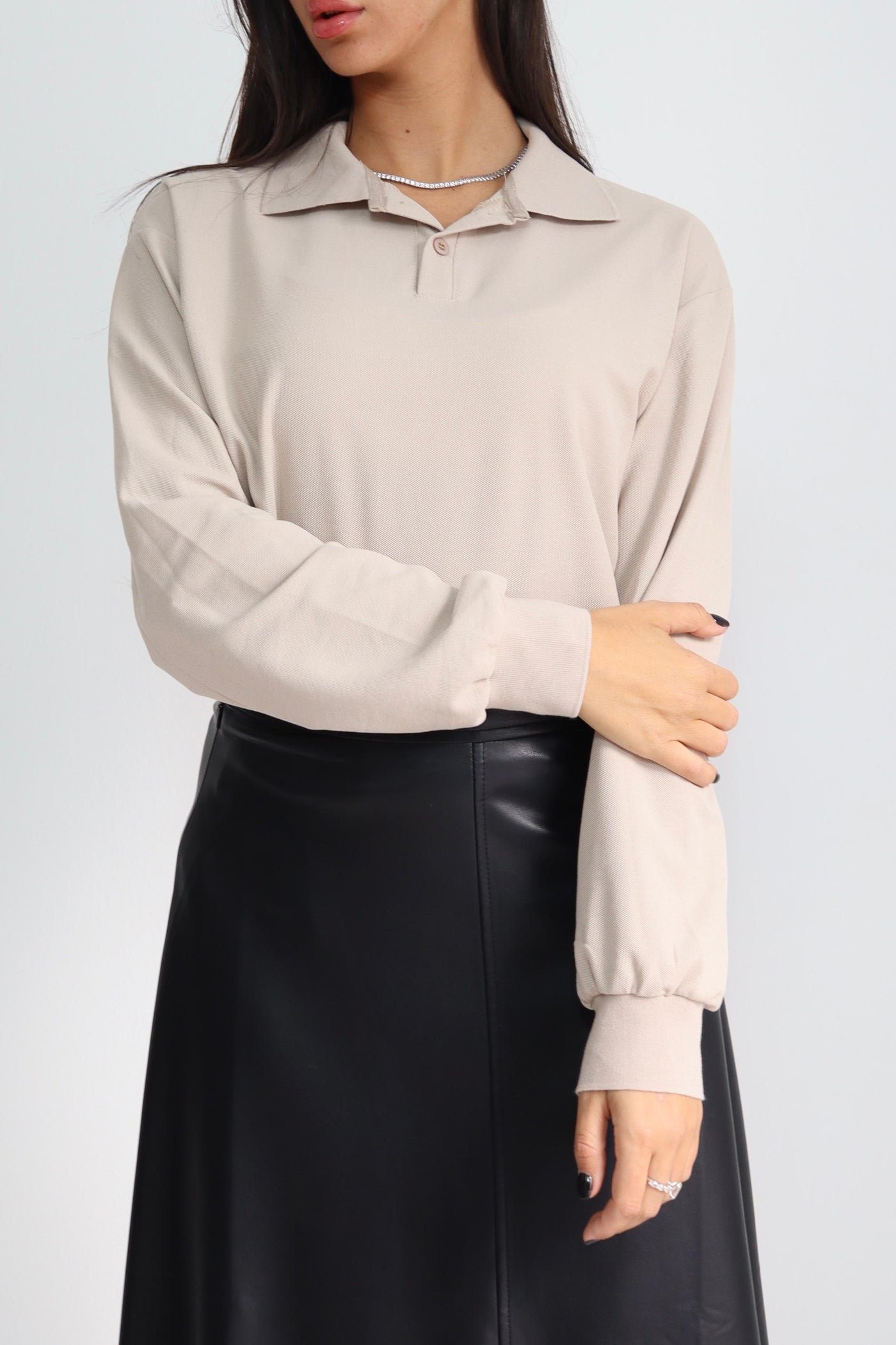 חולצה צווארון ארוכה