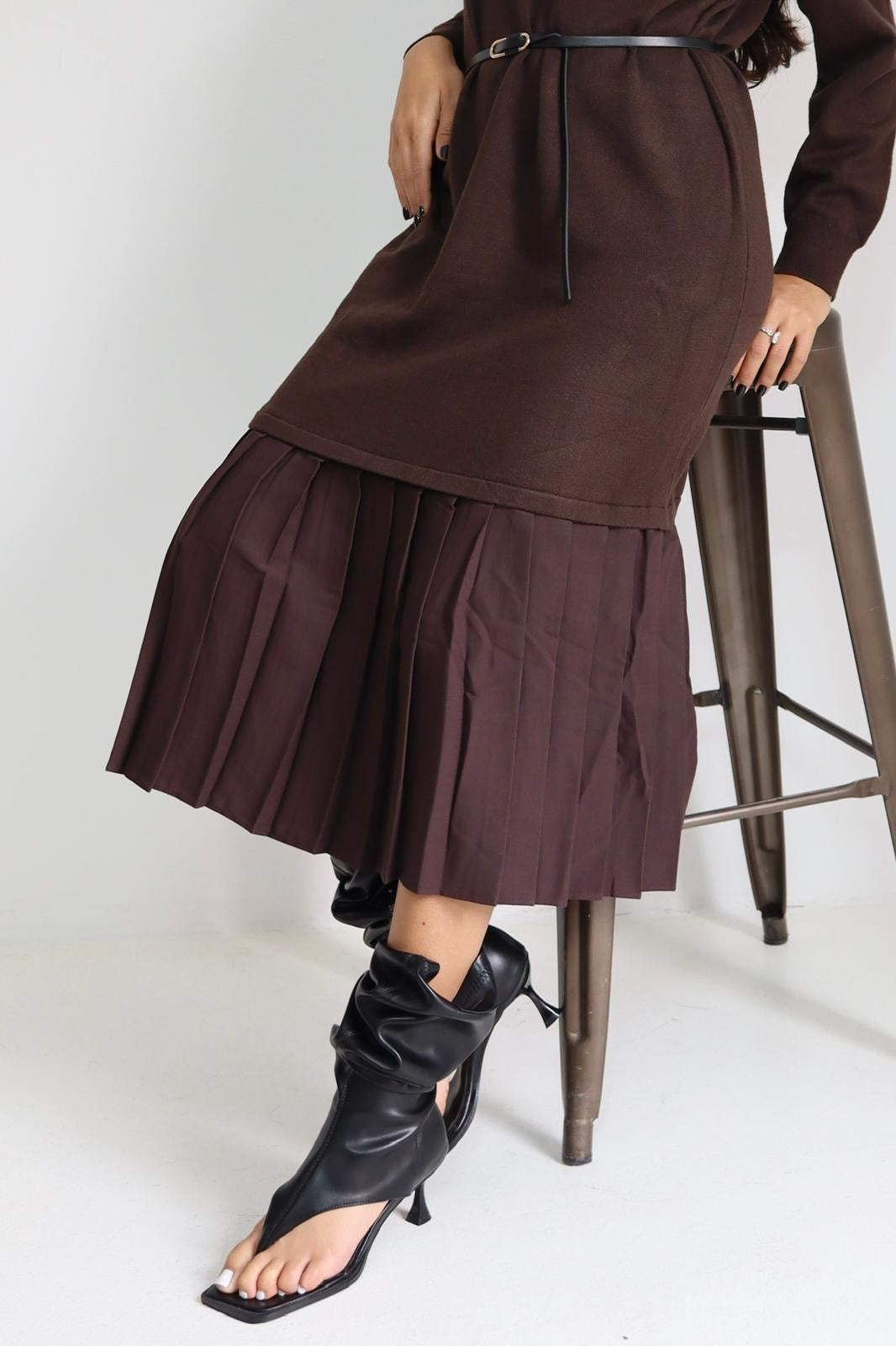 שמלה  סריג עם מלמלה למטה