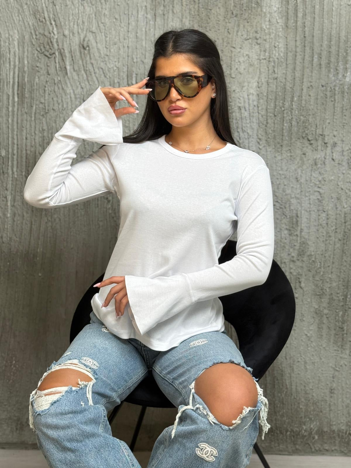 חולצה פתח נפתח בשרוול