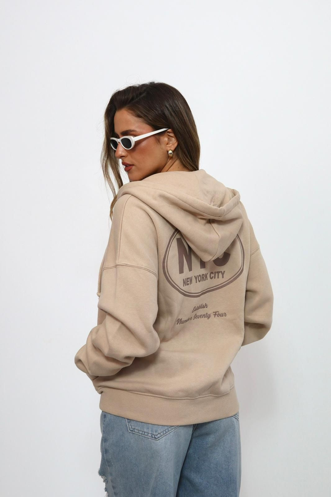 סוודר עם כתוביות