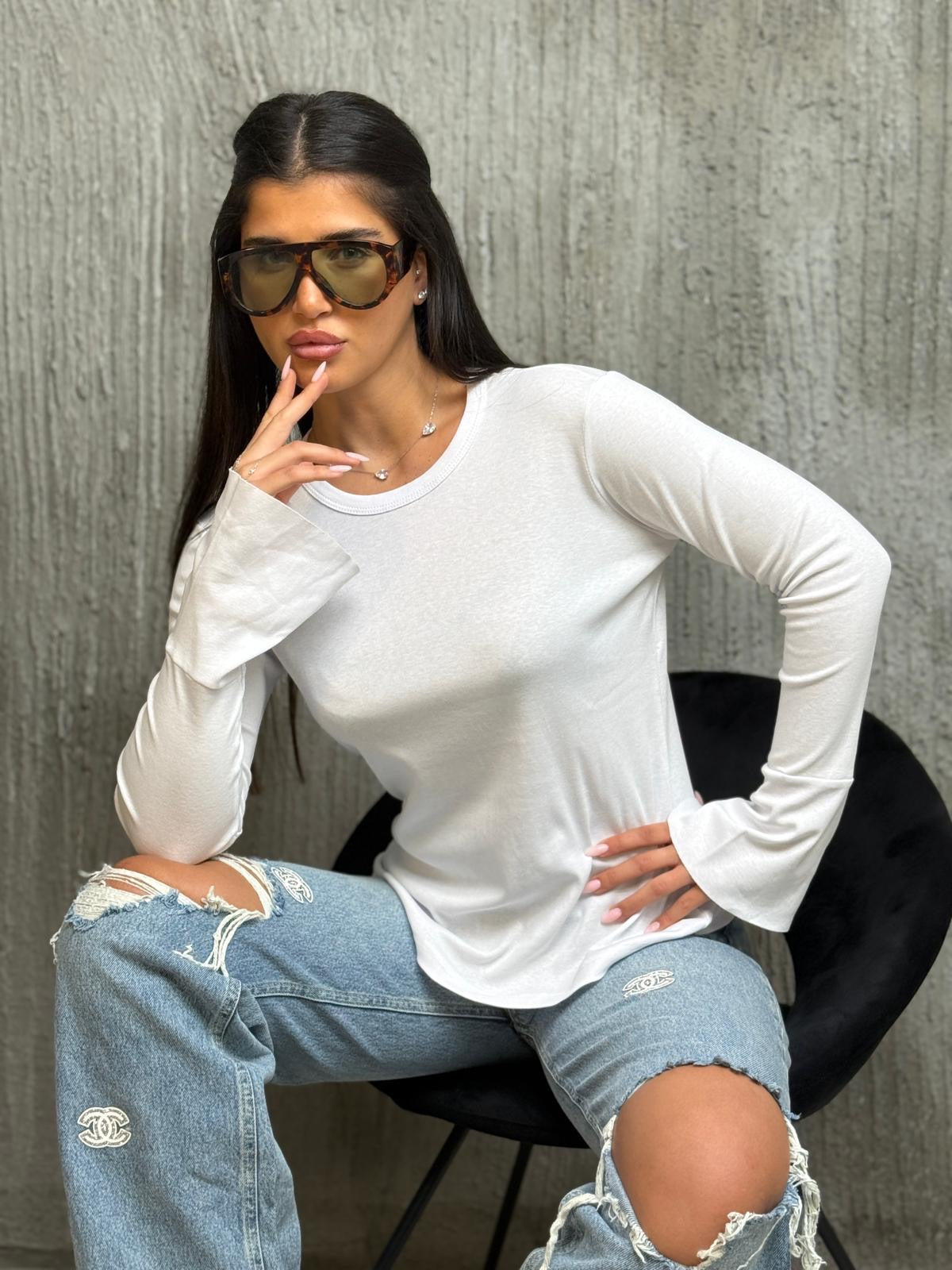 חולצה פתח נפתח בשרוול