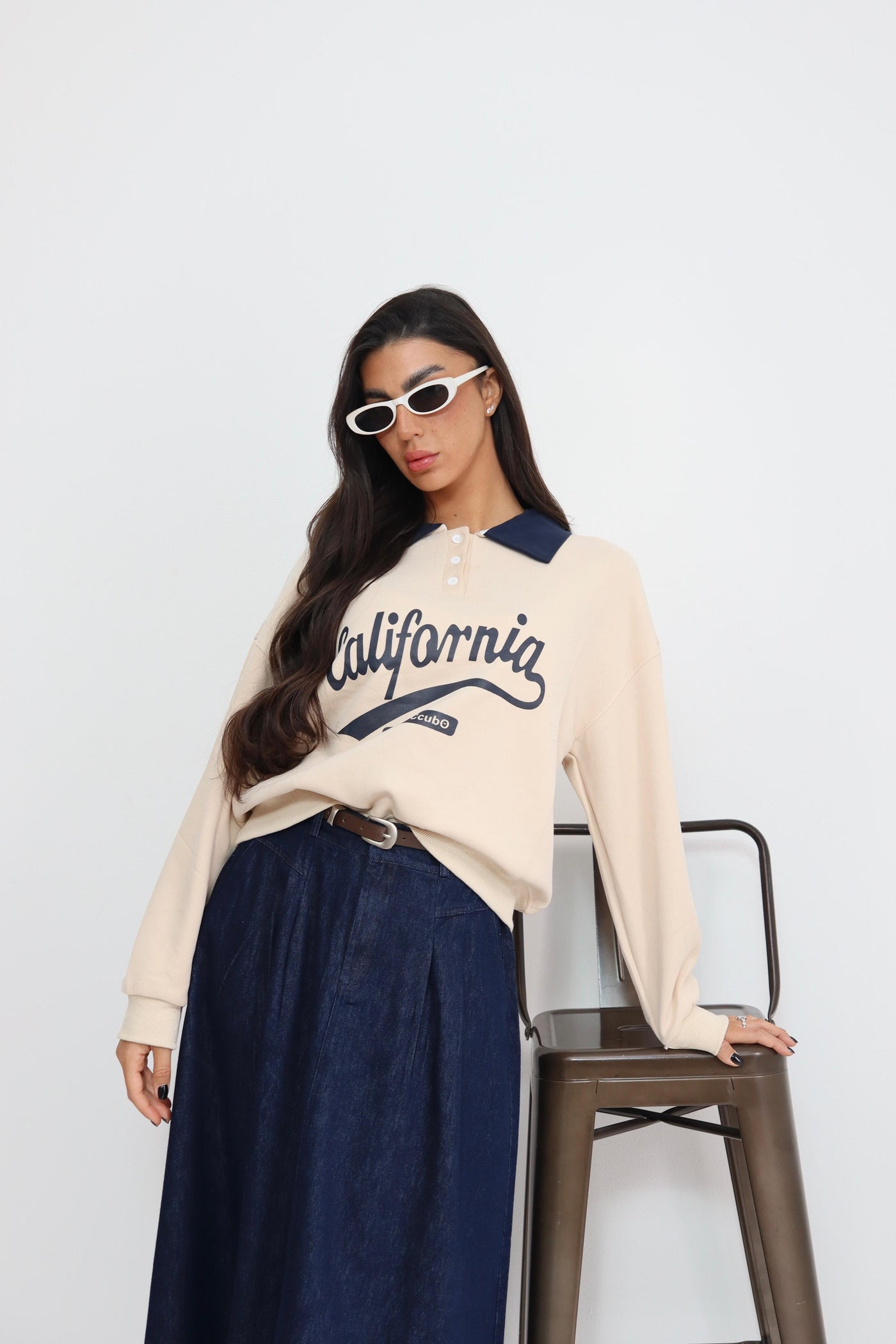 חולצה פוטר עם כתוביות וצווארן