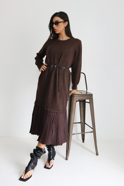 שמלה  סריג עם מלמלה למטה