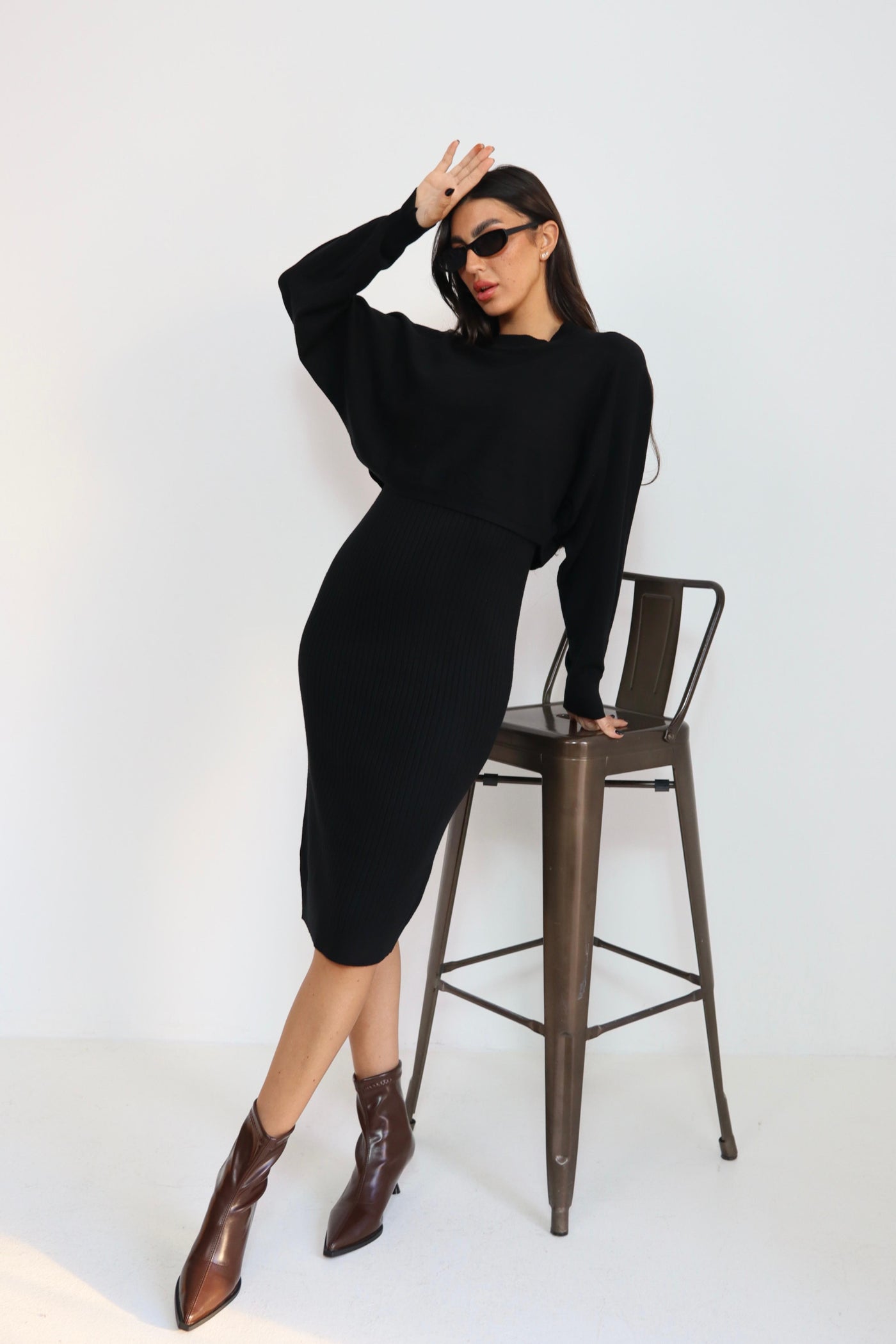 סט שמלה גופיה + חולצה קצרה בד סריג