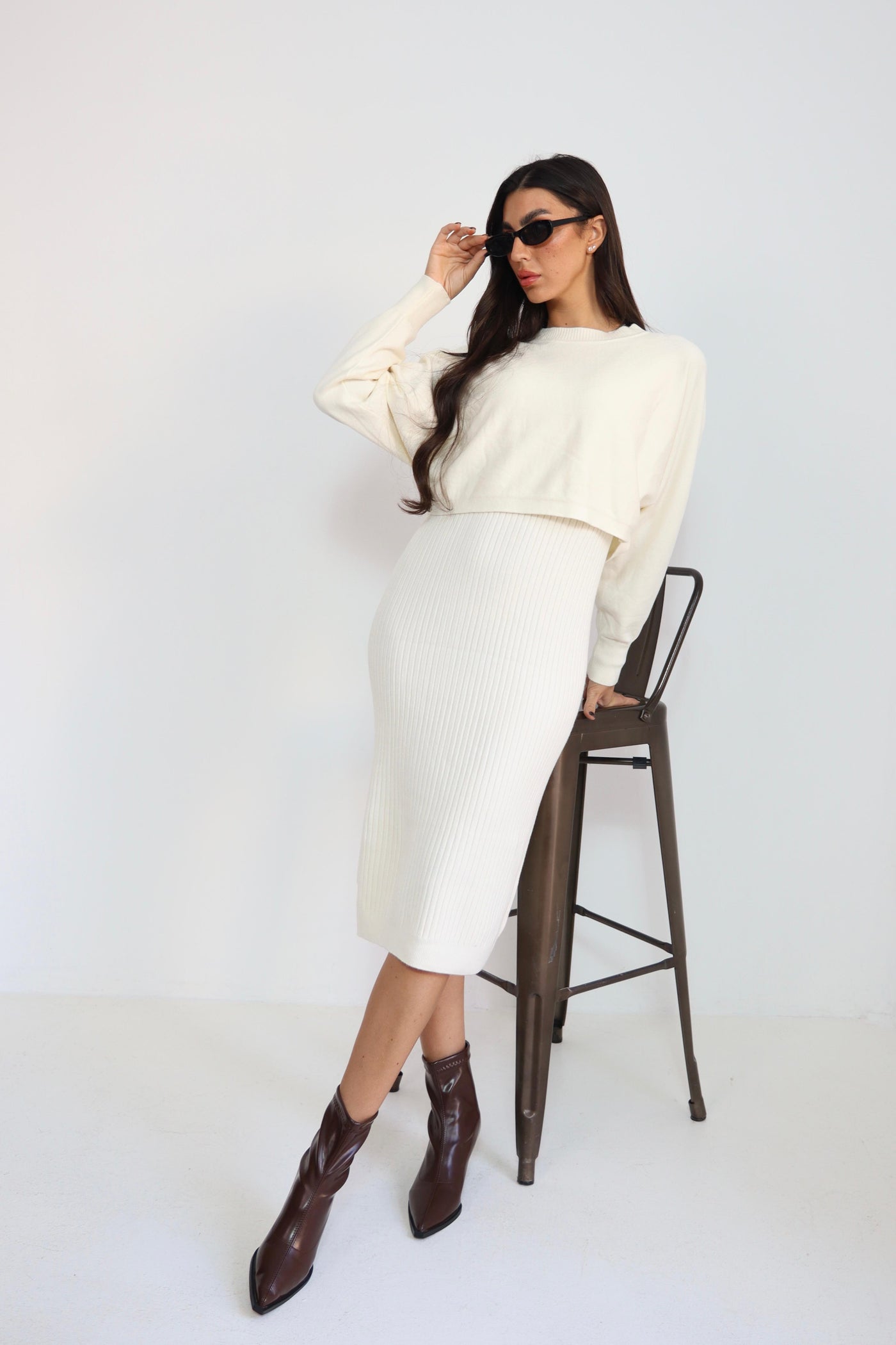 סט שמלה גופיה + חולצה קצרה בד סריג