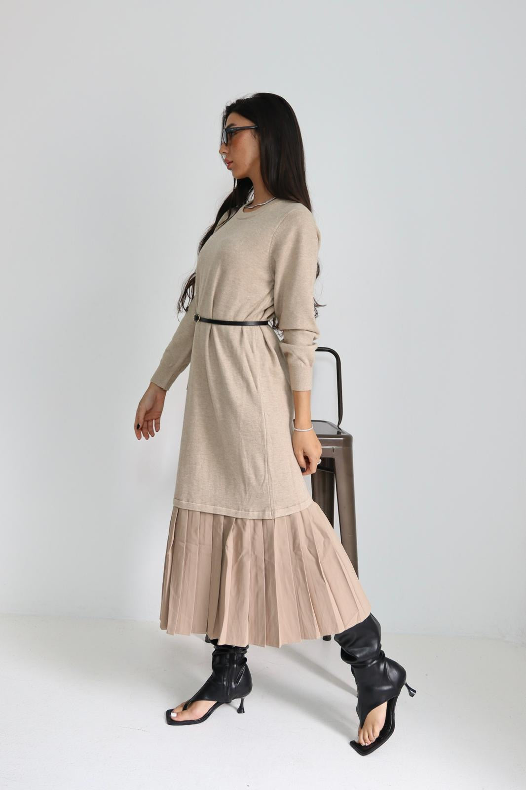 שמלה  סריג עם מלמלה למטה