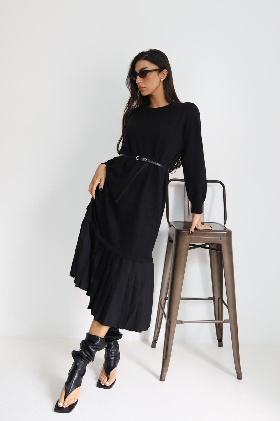 שמלה  סריג עם מלמלה למטה